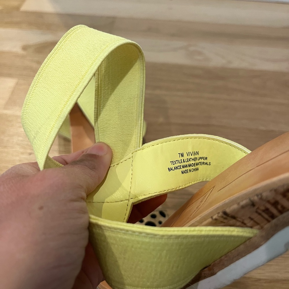 Dolce Vita Vivian size 7 banded Yellow and leopard Tan Sandals - Picture 6 of 6